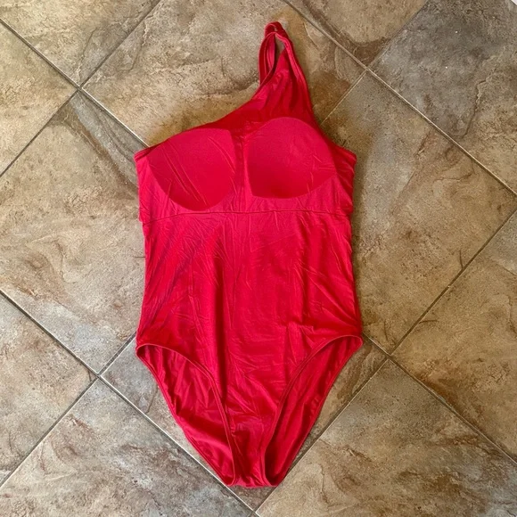 Quince Italian Red One-Shoulder Swimsuit - Picture 4 of 5